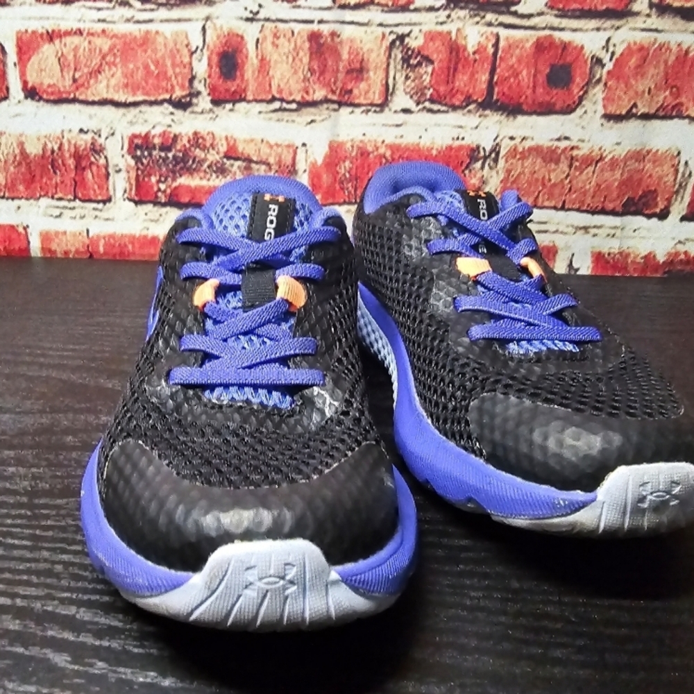 Kids Under Armour Slip on shoes size 12k - Picture 4 of 5